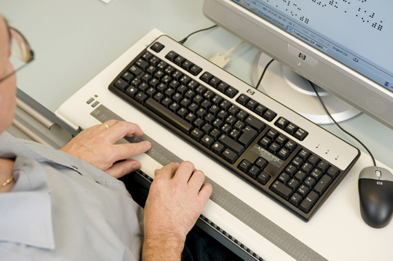 Arbeiten am PC mit Braillezeile
