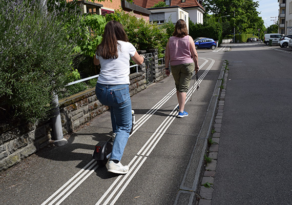 TWS2025_E-Trotti Erschrecken von hinten
